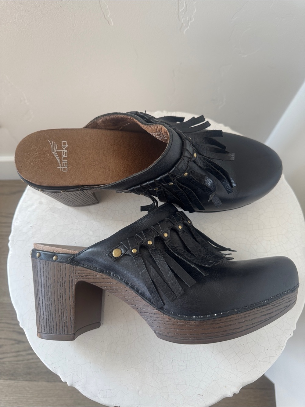Dansko Black Leather Fringe Clog Heels Platform Faux Wooden Heel Design Size 41